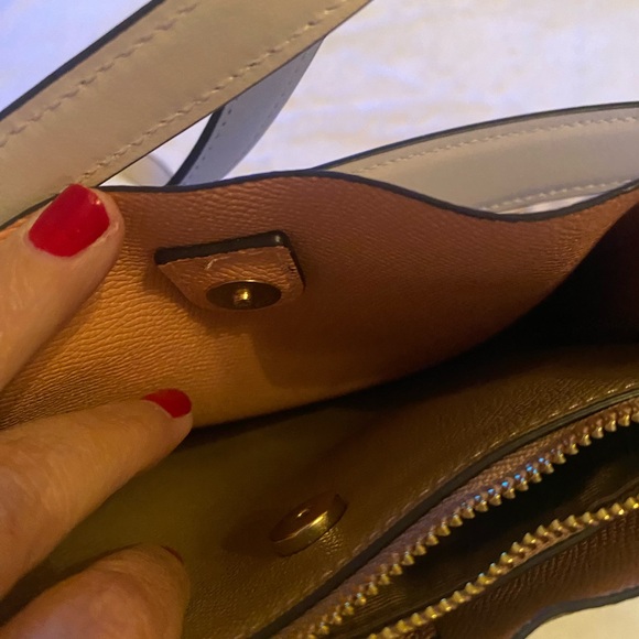 Coach Tan Crossbody Bag & Wallet never Used - Picture 4 of 7